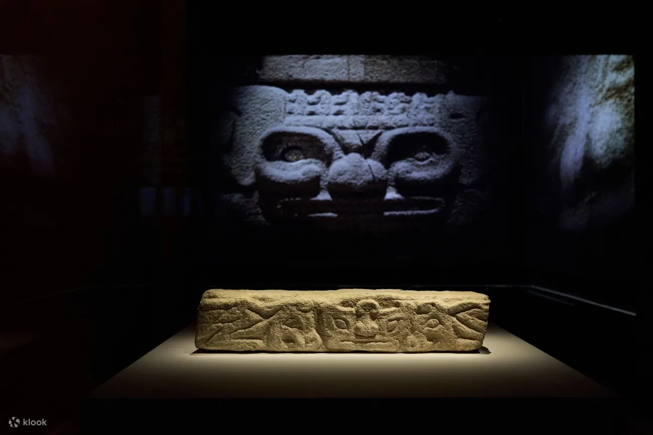 Relief with tigers and a human face, Shimao culture (4,300–3,800 BP), Stone, Shaanxi Provincial Institute of Archaeology © Shaanxi Provincial Institute of Archaeology & © Hong Kong
Palace Museum